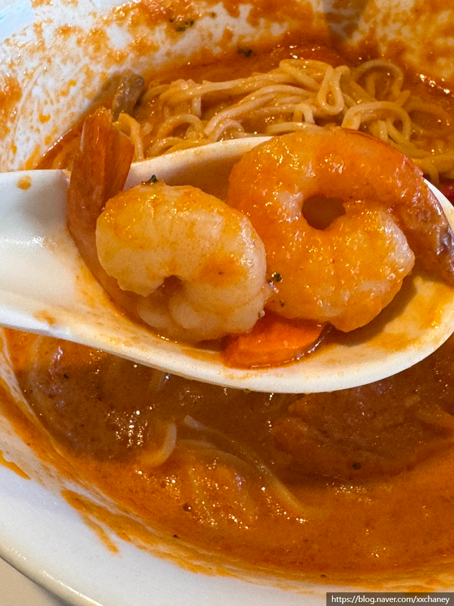 Concentrated Shrimp Cream Tomato Ramen